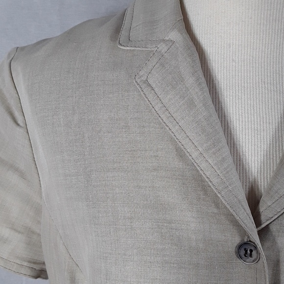 Ann Taylor cream sleeveless dress with belt - Picture 5 of 7